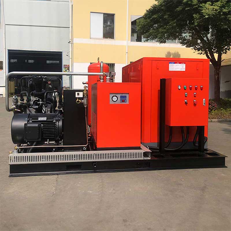 Screw Compressor with Booster